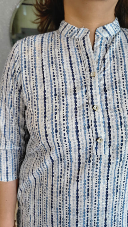 Blue Textured Embroided Cotton Kurta with Pants