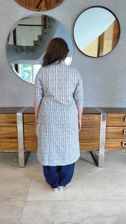 Blue Textured Embroided Cotton Kurta with Pants