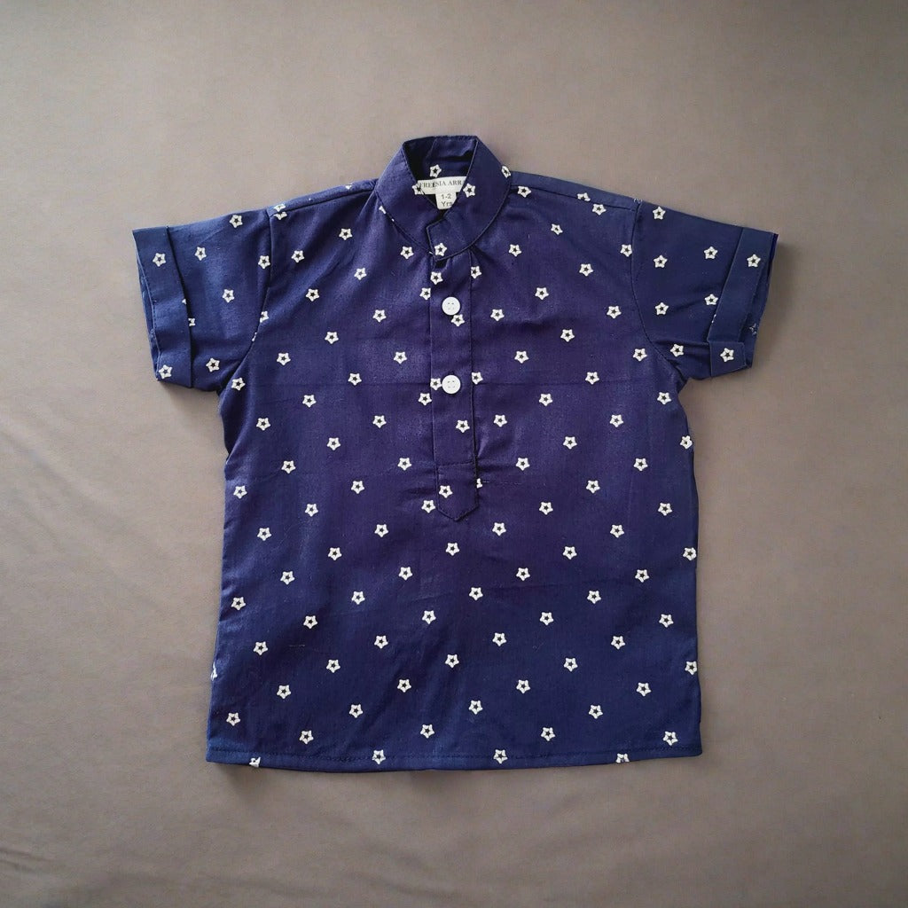 Blue kurta shirt dor boys in mandarin collar with star print