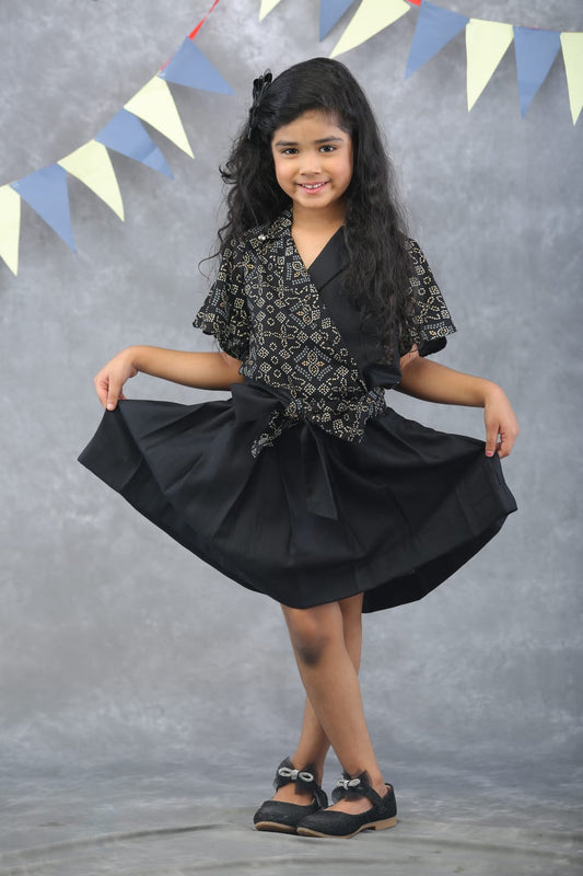 Buy online Freesia Array Black Gold foil printed Skirt set